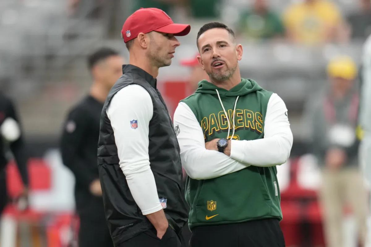 O novo coordenador defensivo do Green Bay Packers, Jonathan Gannon, começa a deixar sua marca no training camp da equipe